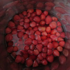 Erdbeermarmelade mit Stangenpfeffer
